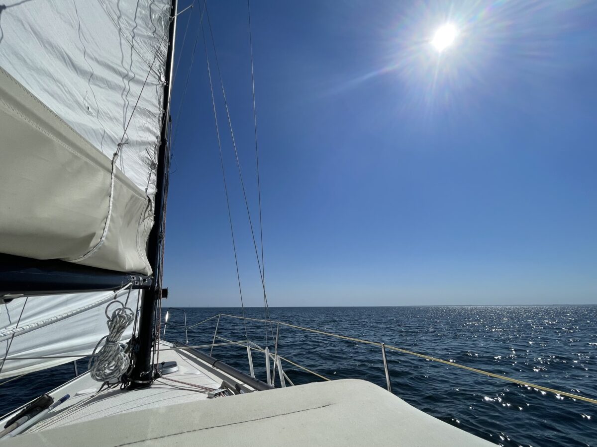 Sailboat ambience (1 hour)